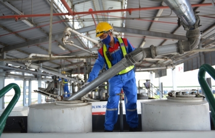 Những khó khăn từ thị trường sản phẩm dầu khí